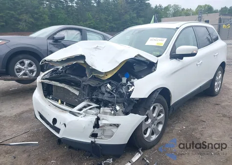 2013 Volvo Xc60 3.2/3.2 Platinum/3.2 Premier/3.2 Premier Plus z USA, uszkodzony, nr VIN YV4940DZ7D2385780